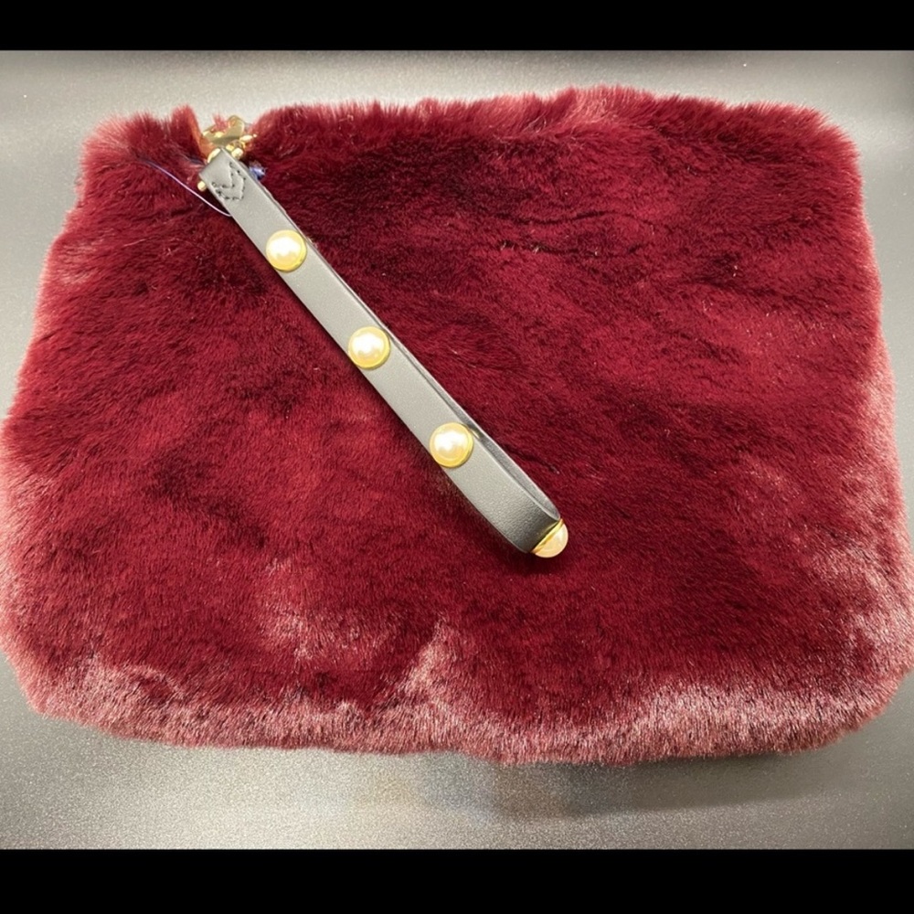 Stella & Dot Maven Wristlet Rasberry Handbag